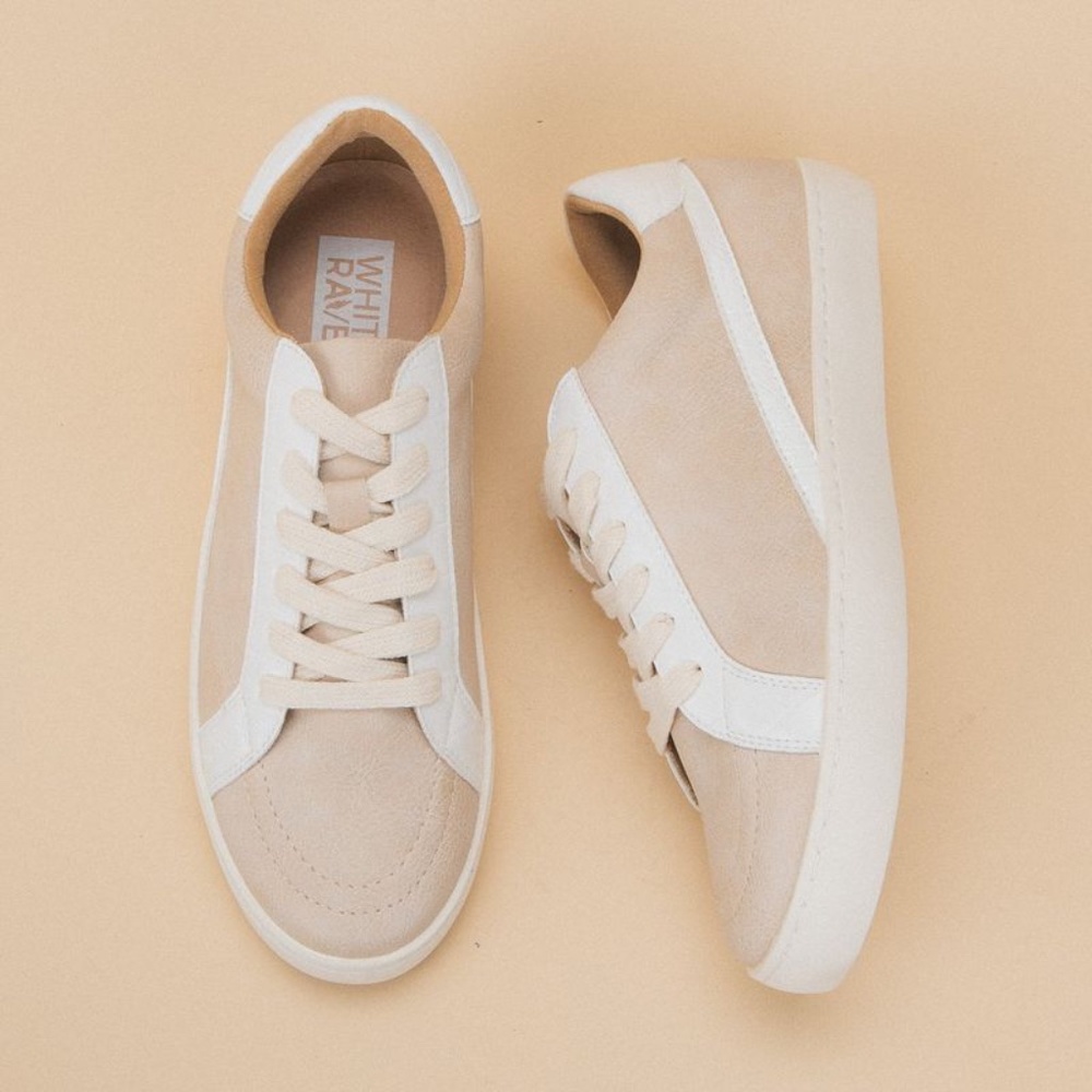 New Blush Sneakers Size 9 White Raven